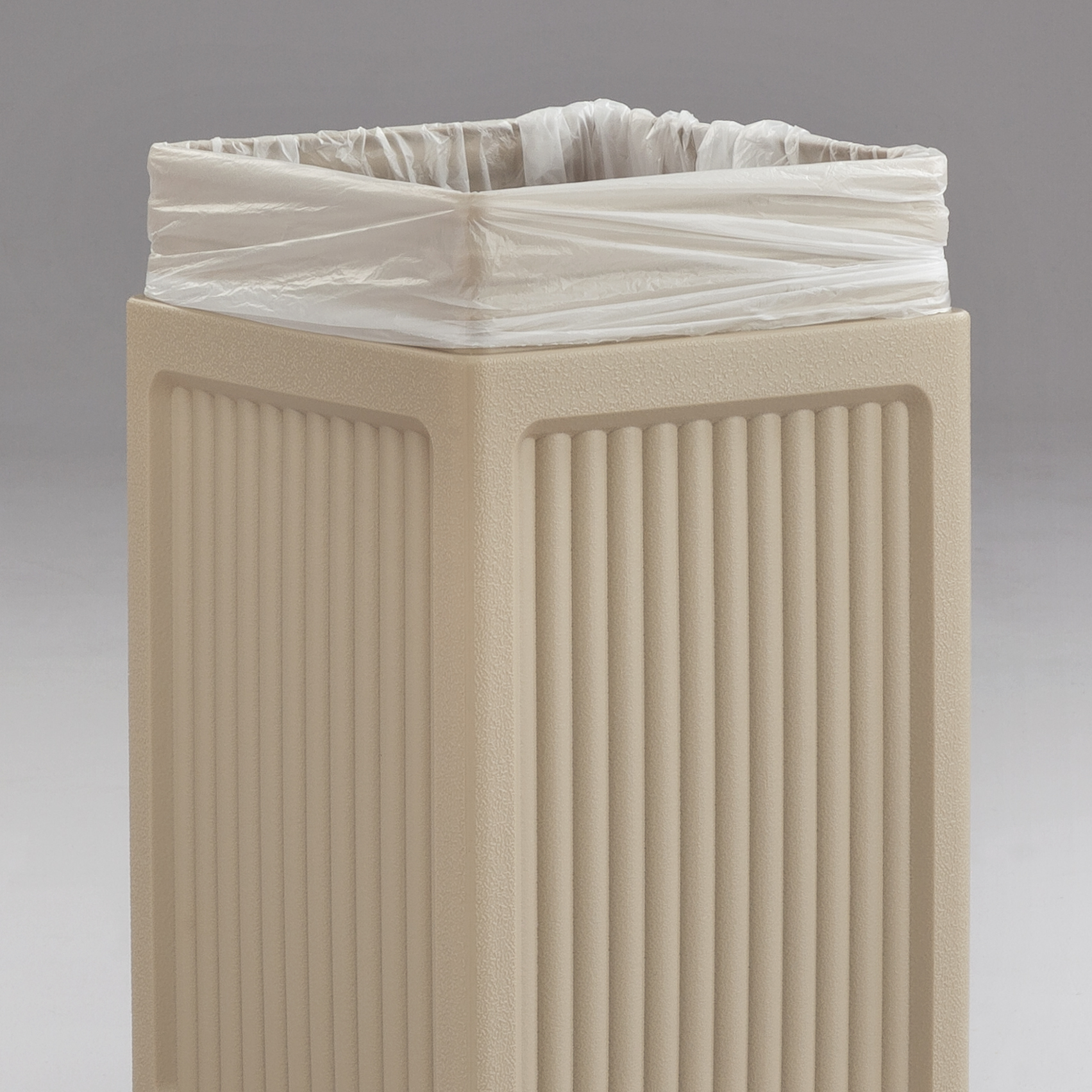Canmeleon™ Recessed Panel, Side Open, 15 Gallon – 9478TN